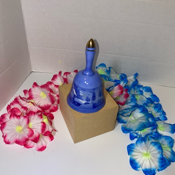 Currier and Ives Copenhagen collectibles bell dated 1977 - Picture 4 of 7